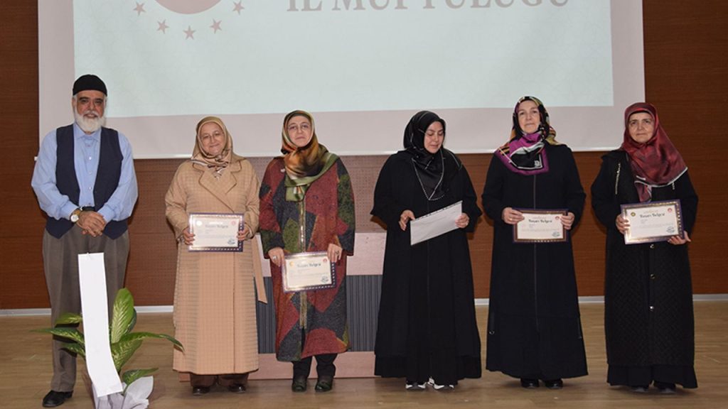 Başarılı din görevlileri ödüllendirildi