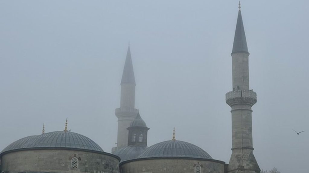 Edirne'de yoğun sis etkili oluyor