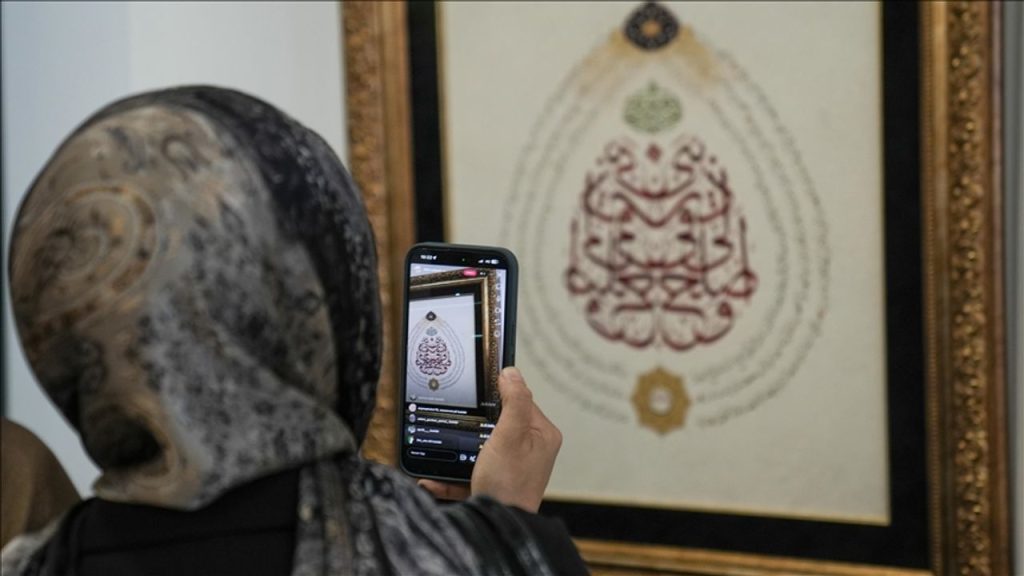 "Aile Hüsn-i Hat" sergisinin gelirleri Gazze'ye bağışlanacak