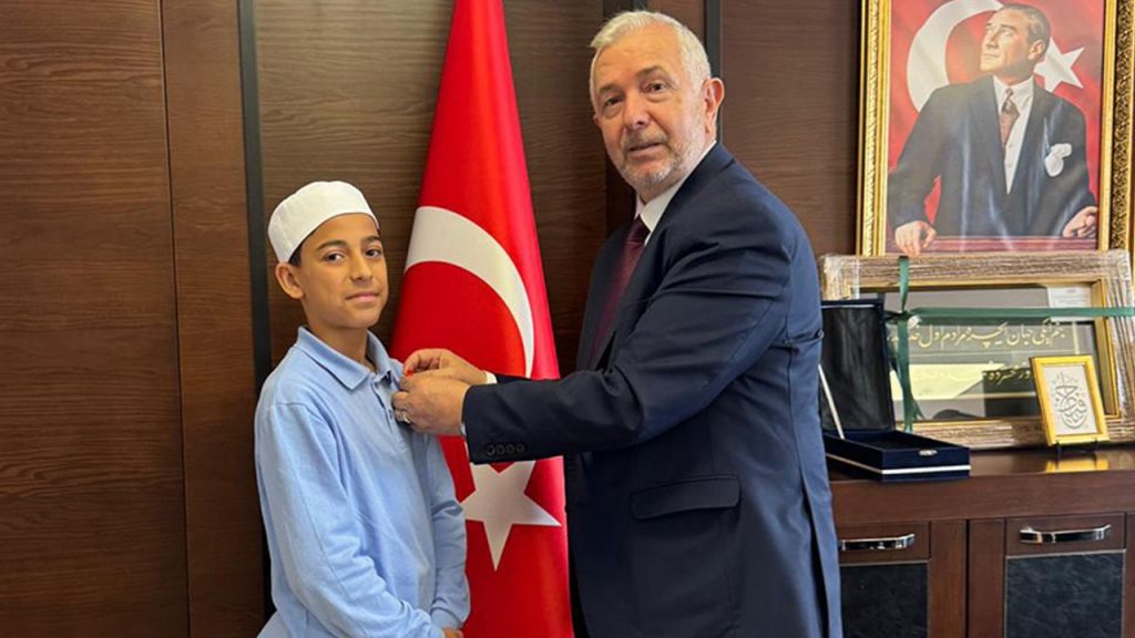 Türkiye üçüncüsü hafız ödüllendirildi