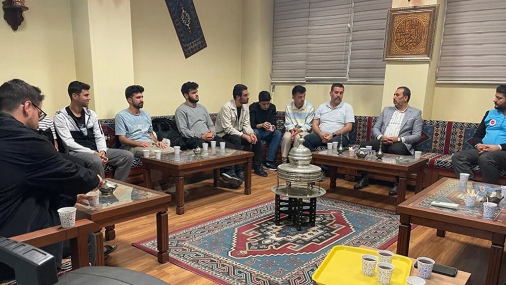 Menteşe'de gençler "İrfan Meclisi"nde