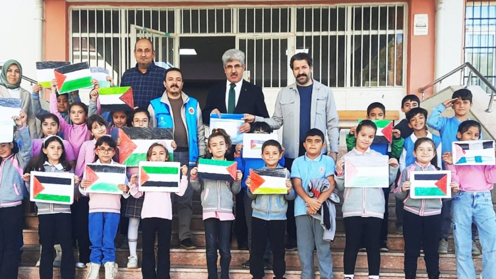 Bahçe'de minik eller, Filistin için birleşti