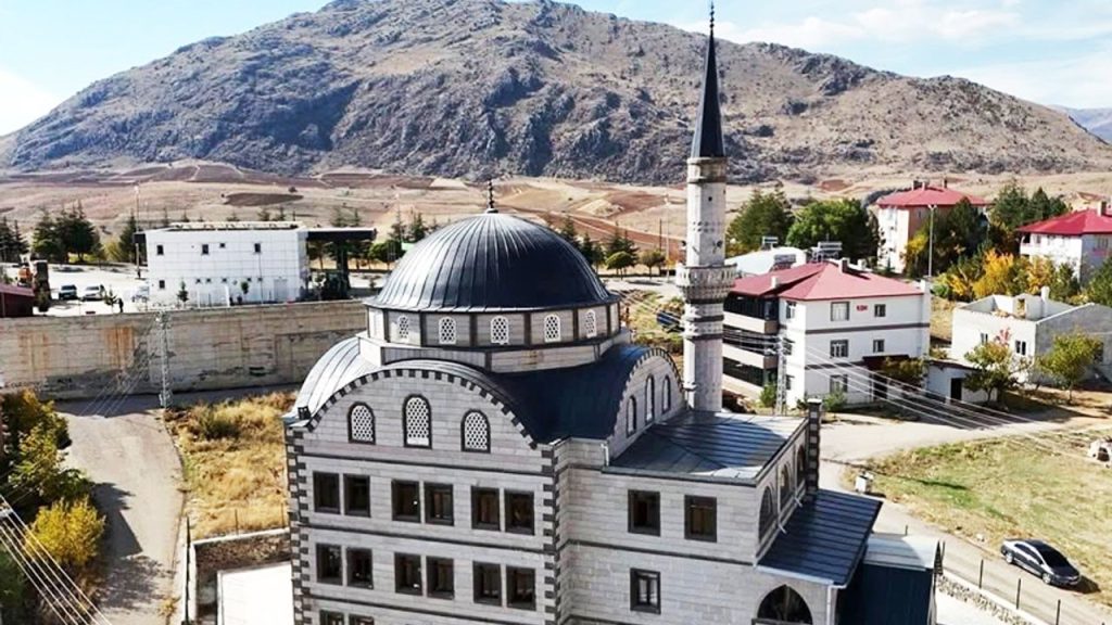 Tufanbeyli Fatih Sultan Mehmet Camii ve 4-6 Yaş Kur’an Kursu açıldı