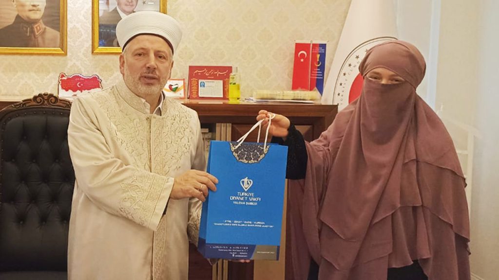 Letonyalı genç Yalova'da Müslüman oldu