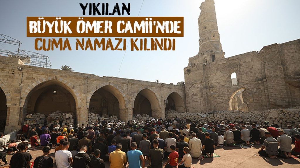 Yıkılan Büyük Ömer Camii'nde cuma namazı kılındı