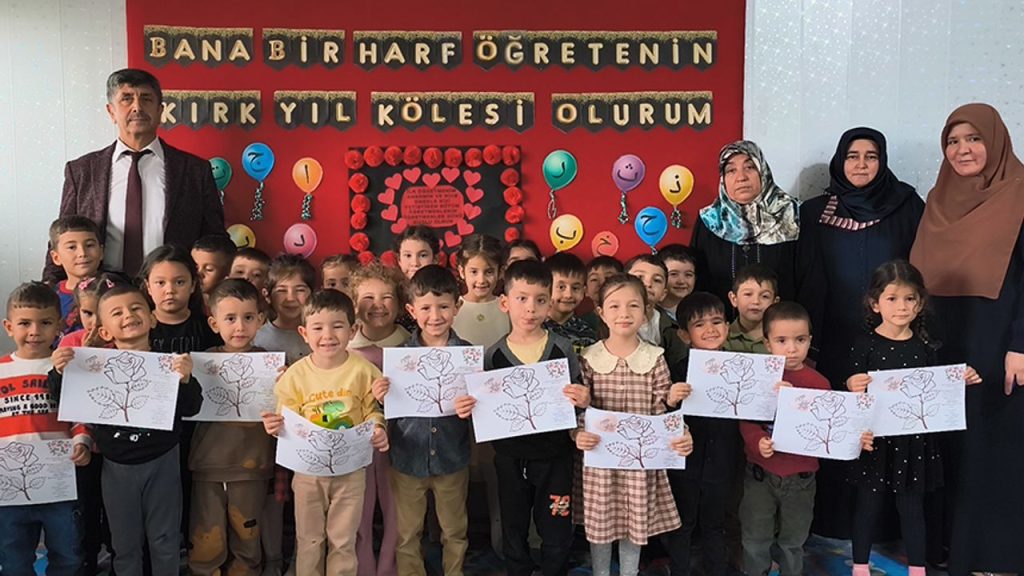 Kur’an kursu öğreticilerinin gününü kutladılar