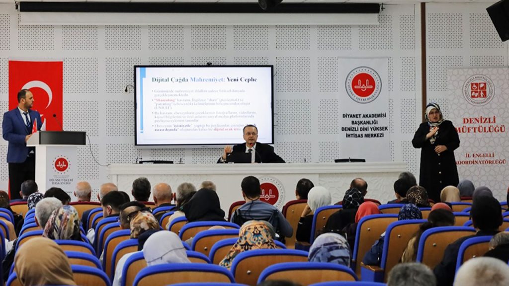 Denizli'de "Engelsiz Aile Okulu" başladı