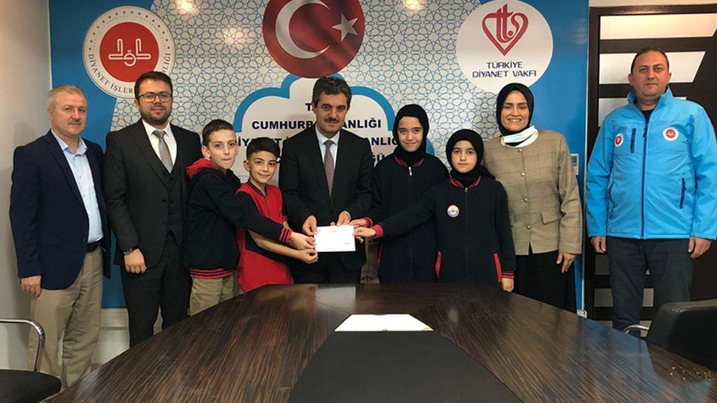 Ortaokulu öğrencilerinden Filistin'e destek