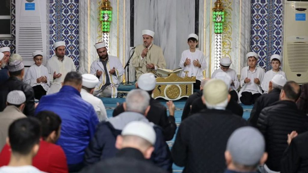 Esenler’de "Kur’an Sofrası" programı gerçekleşti