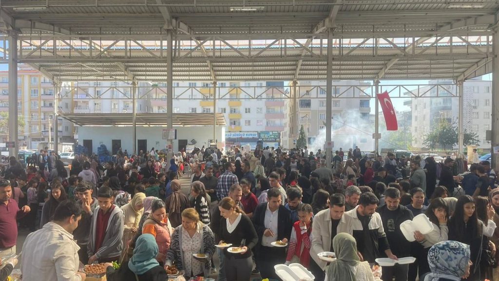 Halfeti Gazze için seferber oldu