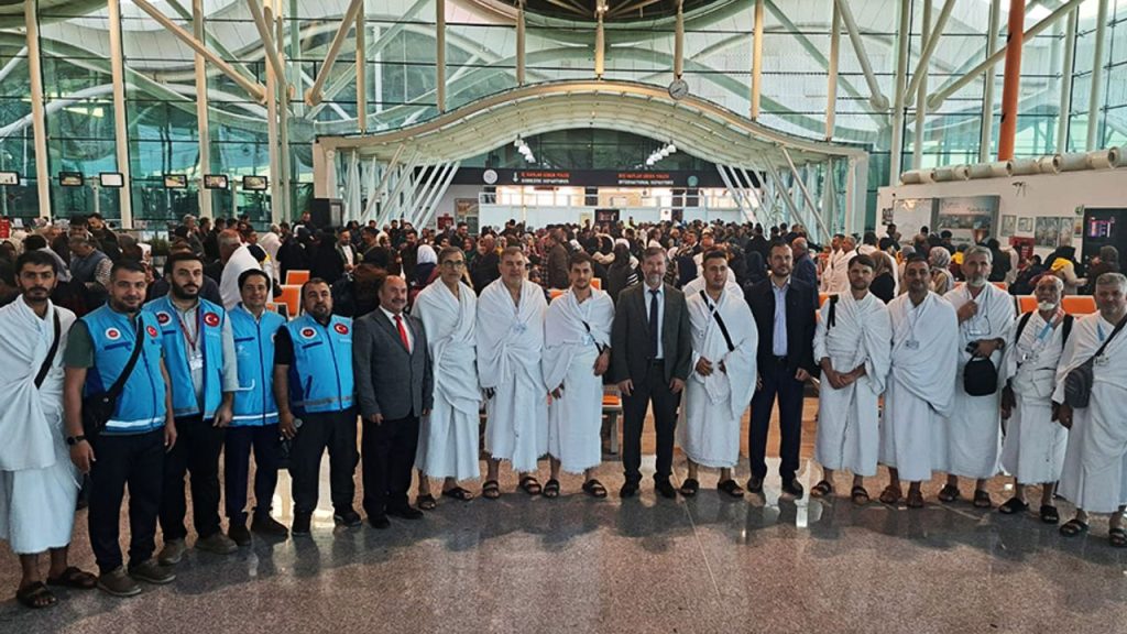 Hatay'da deprem sonrası ilk mübarek yolculuk