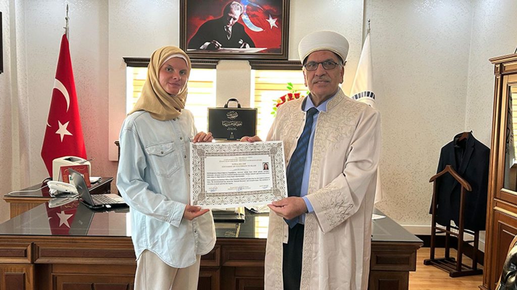 Polonyalı Aleksandra, Serik'te Müslüman oldu