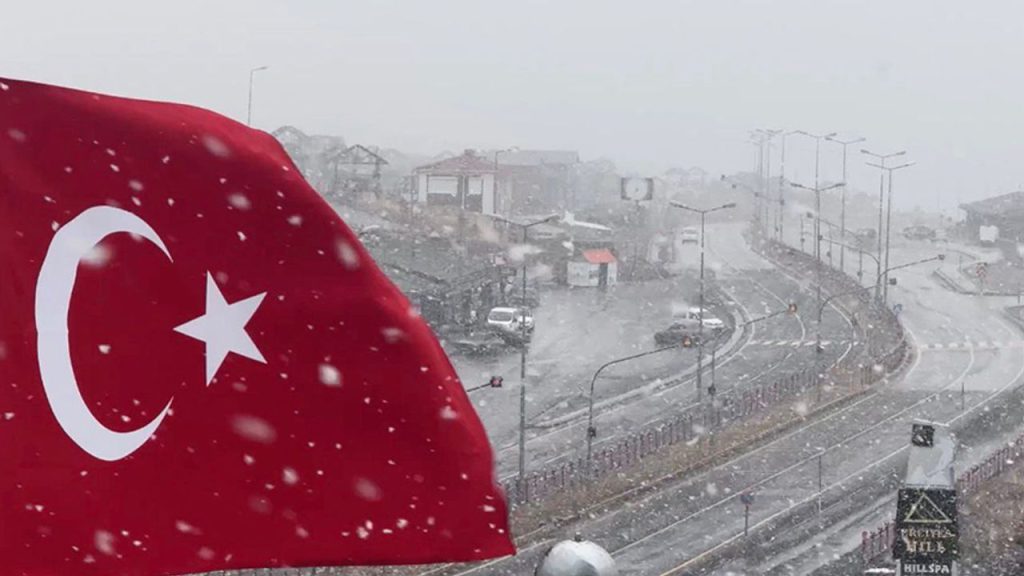 Erciyes'te kar yağışı etkili oldu