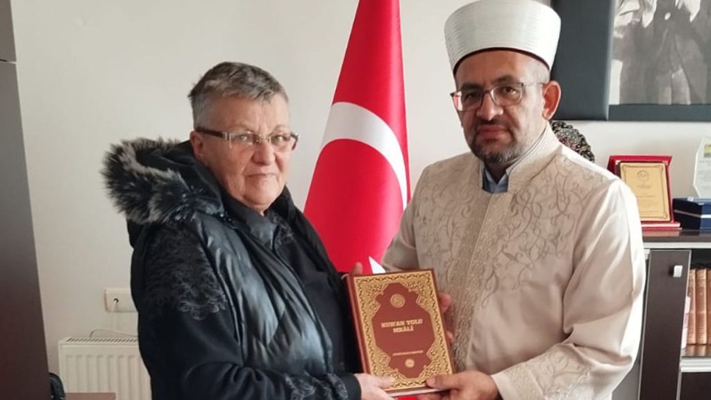 Romanyalı kadın Konya'da Müslüman oldu