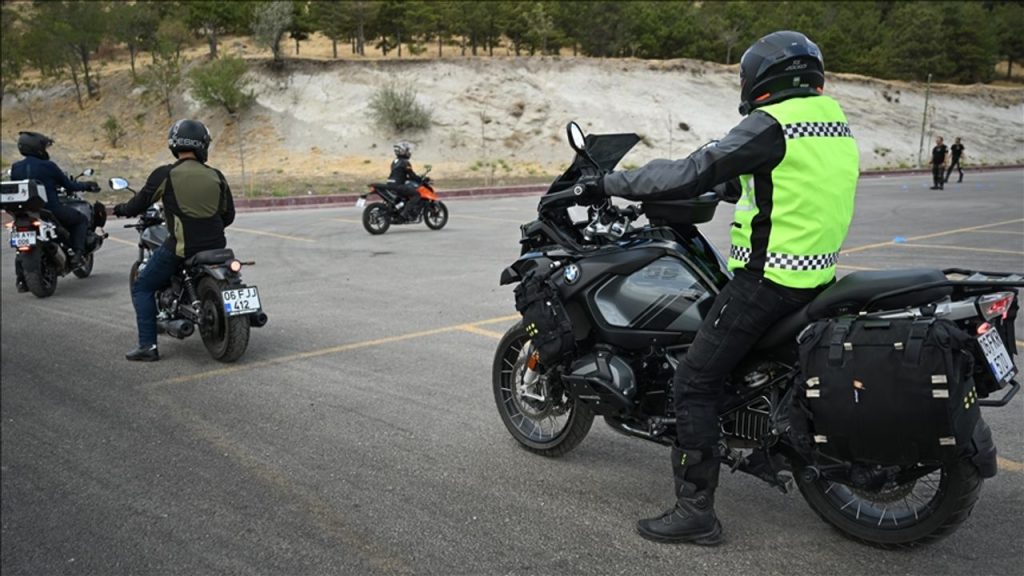 Motosikletlerde "koruyucu eldiven" zorunluluğu