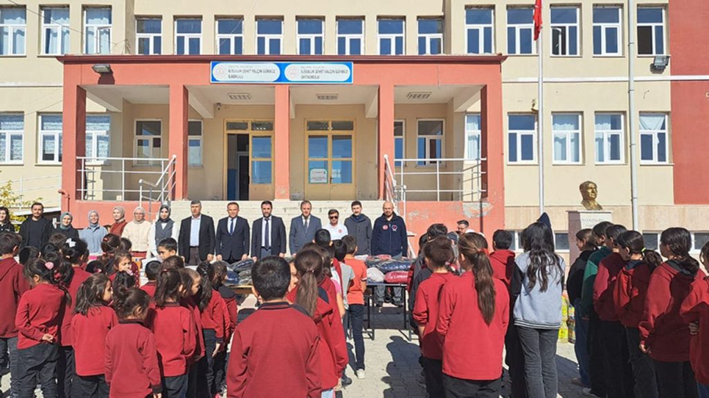 Yeşilyurt'ta "Bir Bot – Bir Mont" kampanyası