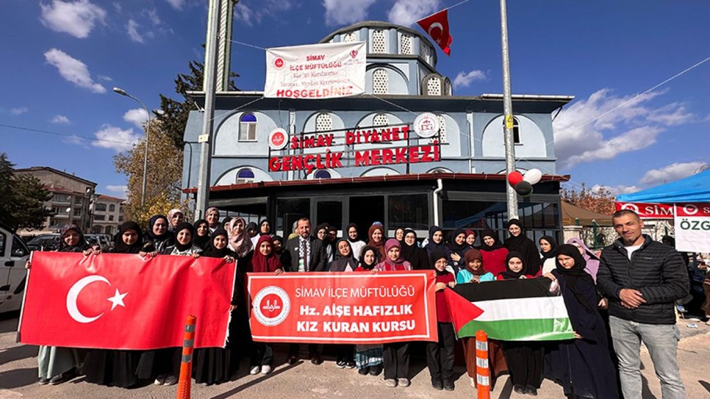 Simavlılar hayırda yarıştı