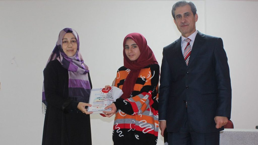 Malatya'da öğrencilere Kur'an hediye edildi