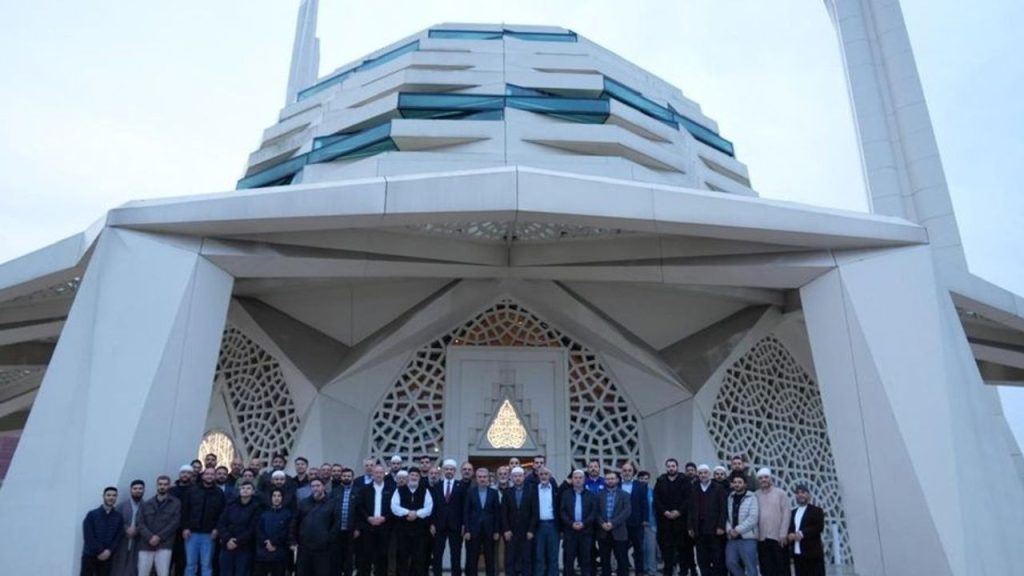 Üsküdar'da gençler "Şehitlere Vefa" için buluştu