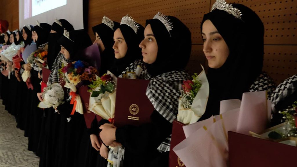 Yenişehir'de 91 Hafız taç giydi