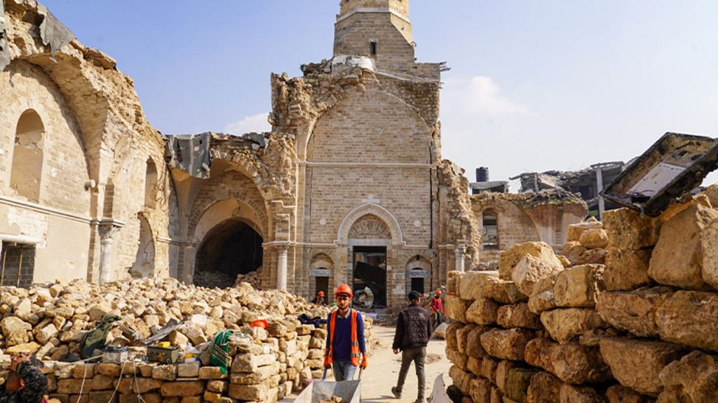 Gazze'deki Büyük Ömer Camii ayağa kaldırılıyor