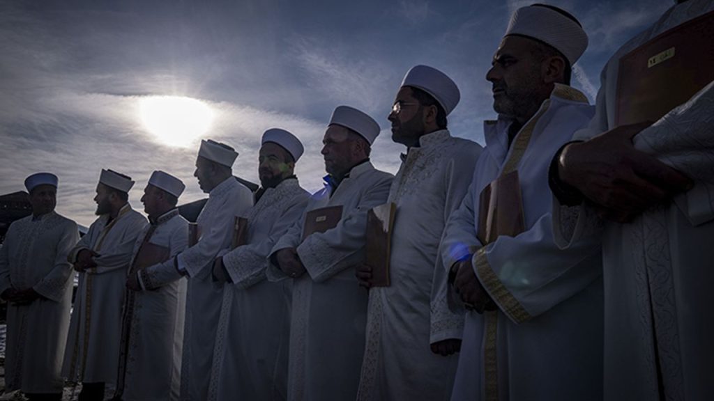Erzurum'un 500 yıllık geleneği "1001 Hatim" başladı