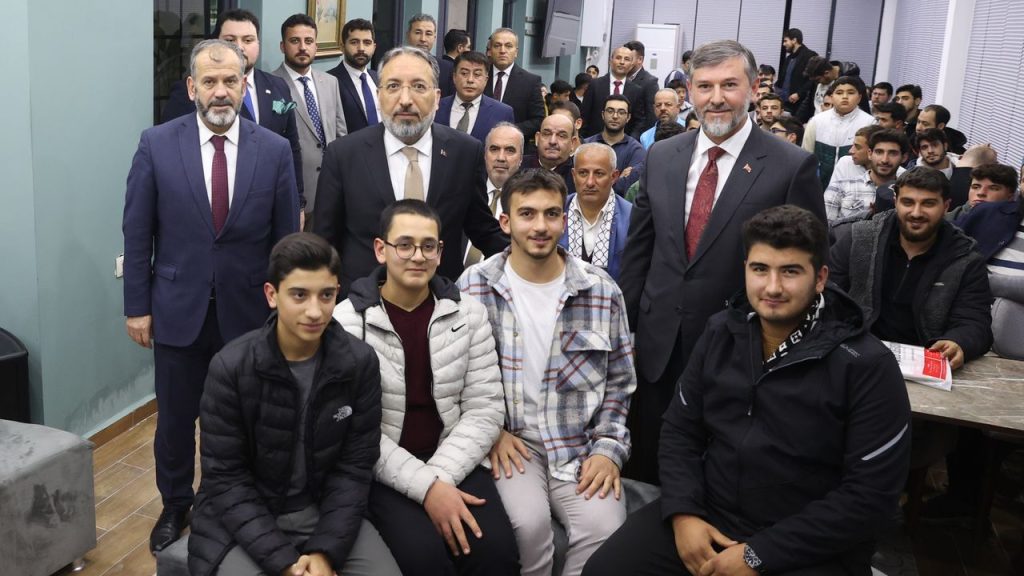 Başkan Arpaguş, Hatay’da gençlerle buluştu