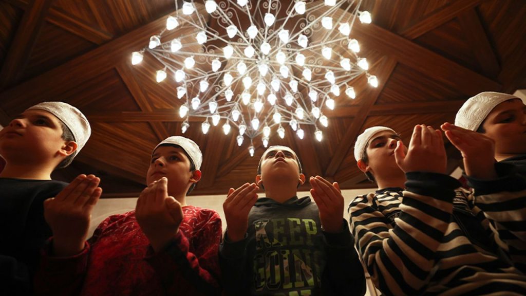 Regaib Gecesi idrak edildi