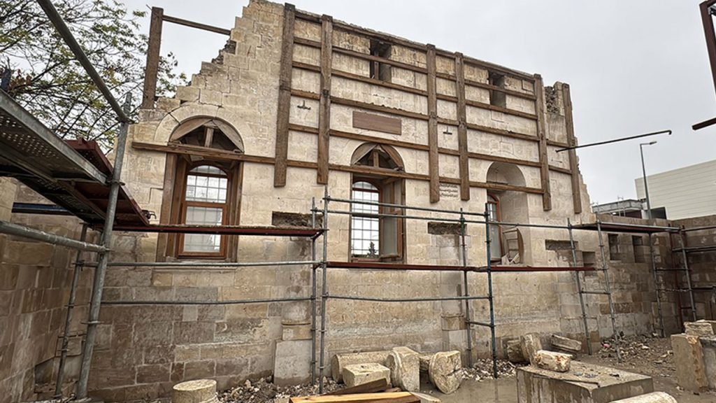 Adıyaman'da depremde yıkılan tarihi camiler ayağa kaldırılıyor