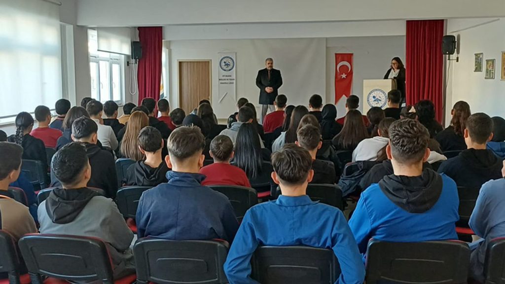 Seyitgazi'de Umre Ödüllü Bilgi Yarışması tanıtıldı