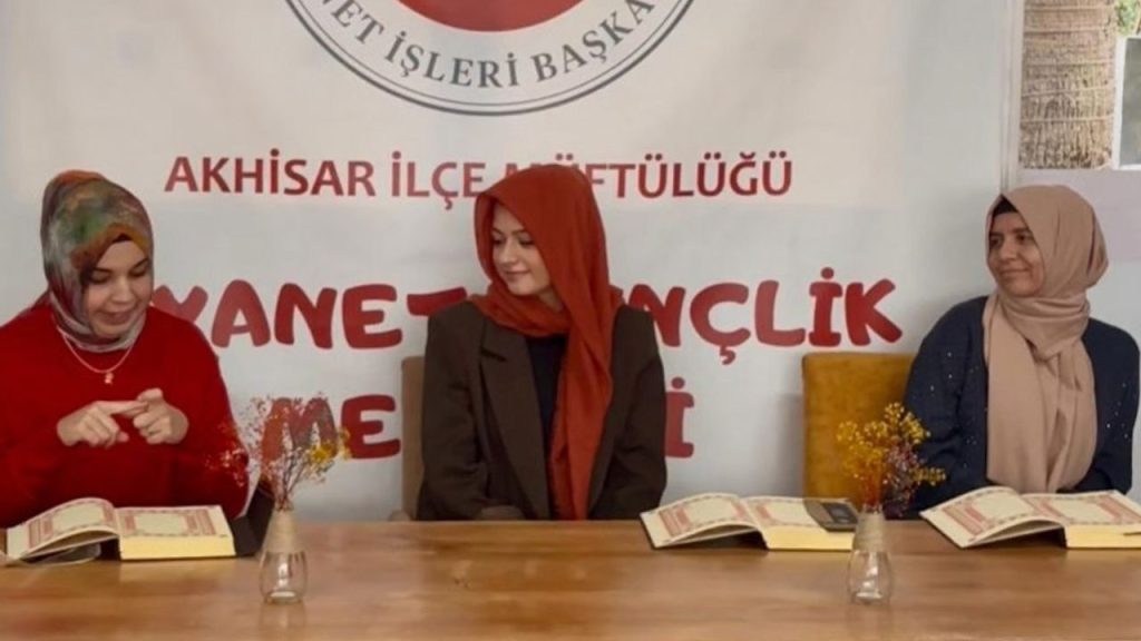 Akhisar'da Kur'an aşkı engel tanımadı