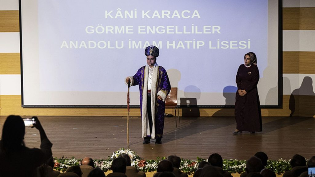 Görme engelli hafızlık öğrencileri meddahlık yapıyor