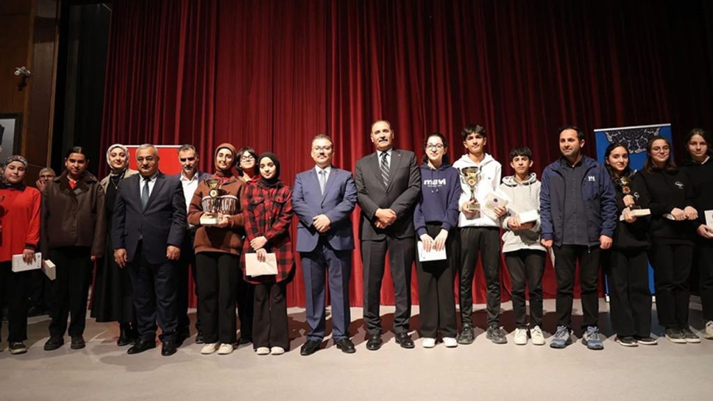 Iğdır'da "Siyer-i Nebi Yarışması"nın ödülleri verildi