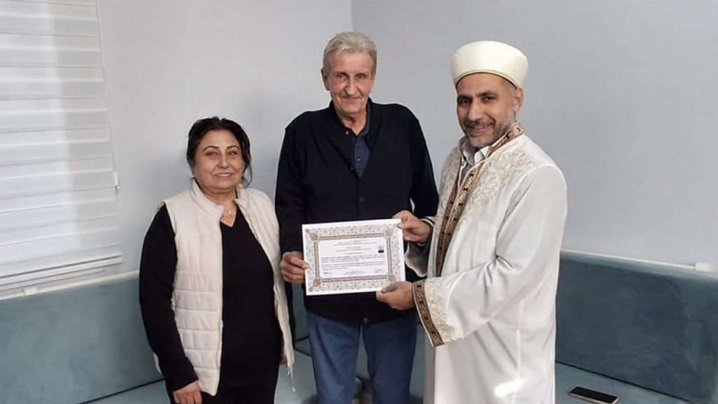 66 Yaşındaki Alman Hans Seydikemer'de Müslüman oldu