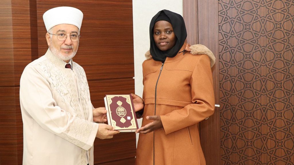 2 yıl boyunca İslam'ı araştırdı, Konya'da Müslüman oldu