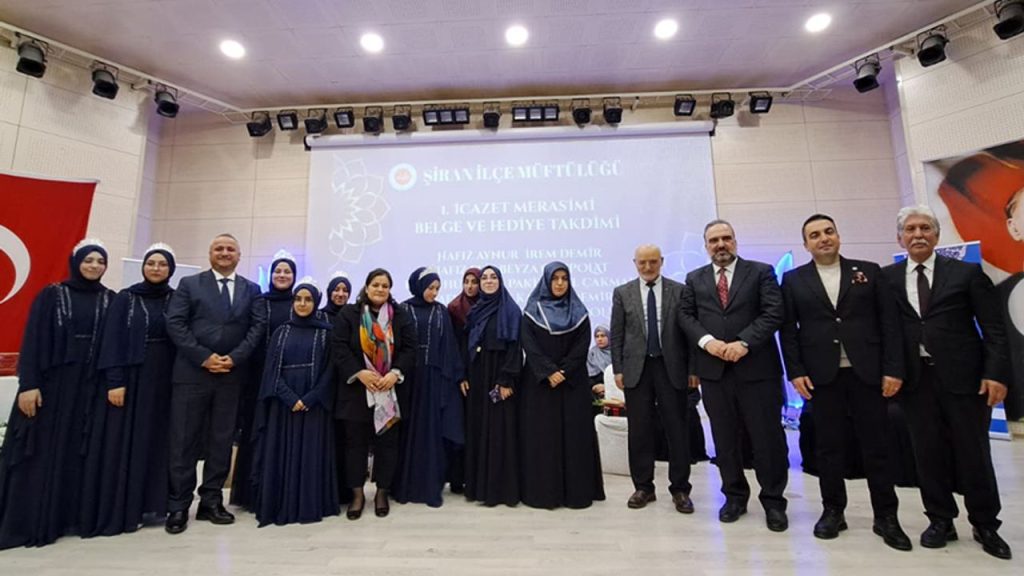 Şiran'da öğrenciler hafızlık sevinci yaşadı