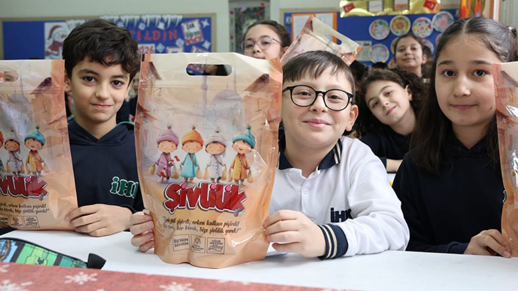 Konyalı çocuklar üç ayların başlangıcını "şivlilik" geleneğiyle kutluyor