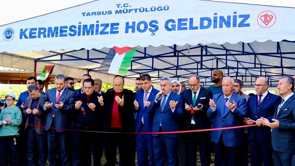 Tarsus'ta Gazze için "Hayır Çarşısı" açıldı