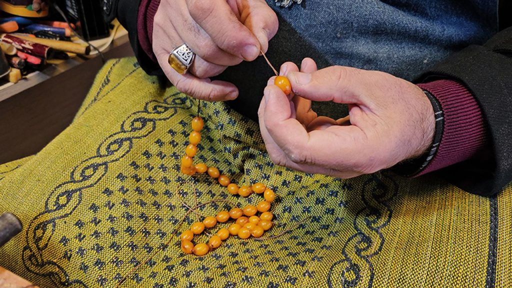 Tespih ustası mesleğine 40 yılını verdi