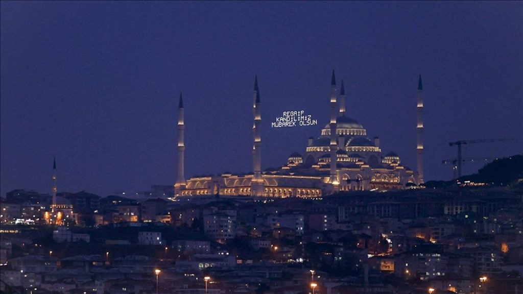 Bugün Regaib Gecesi