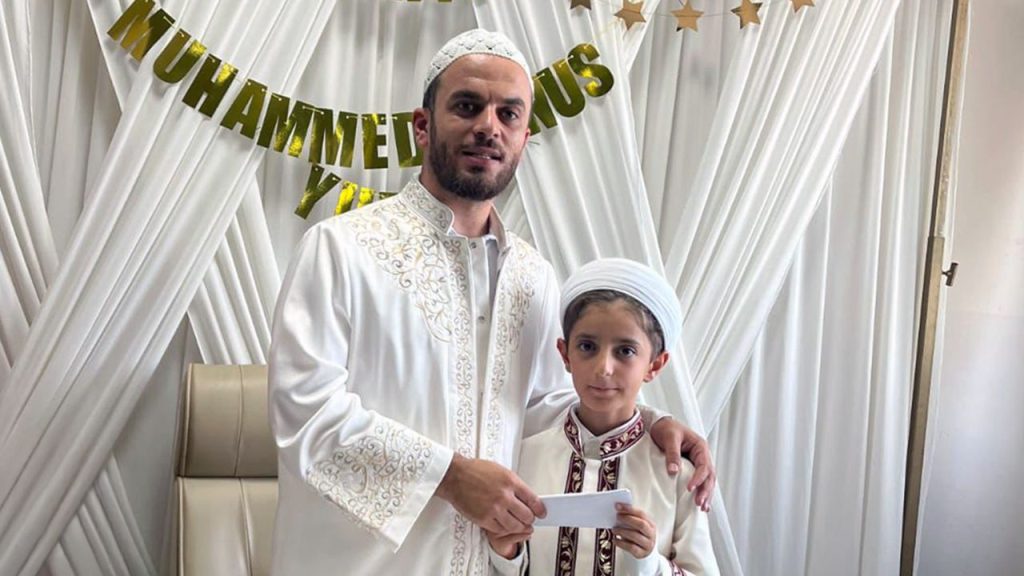 11 yaşında 7 ayda hafız oldu