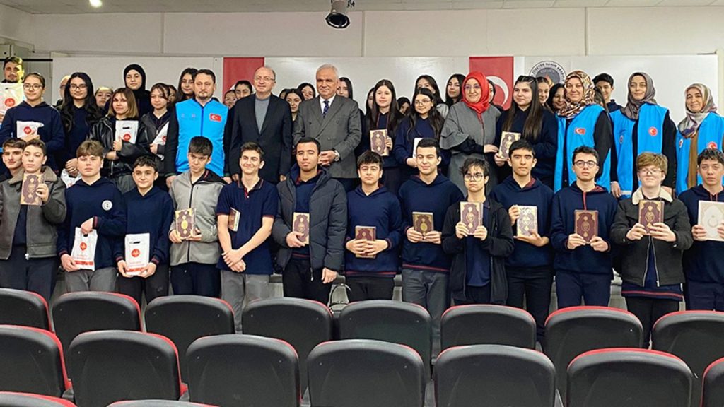 Karabük'te öğrencilere anlamlı hediye