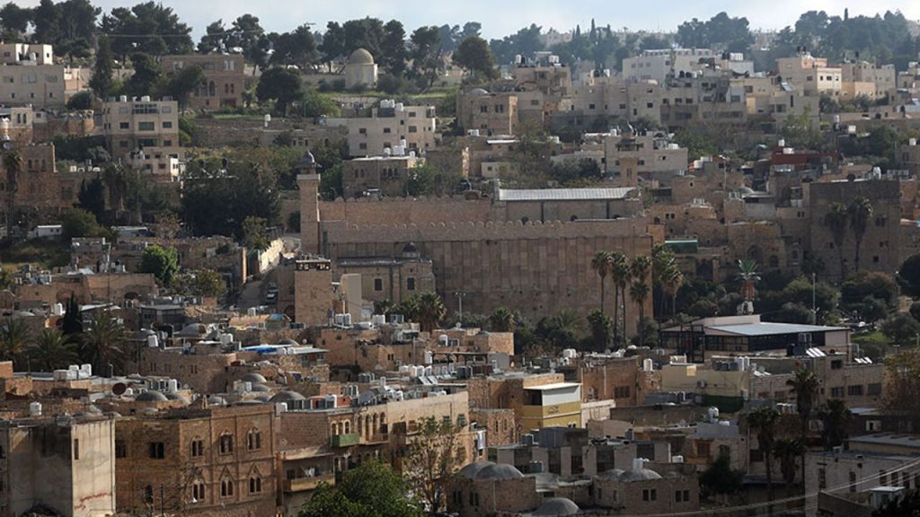 Harem-i İbrahim Camii'nde ezan 53 defa engellendi