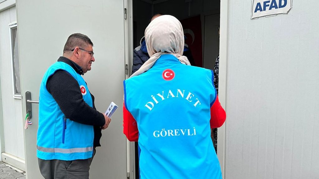 Adana'da Filistinli aileler unutulmadı