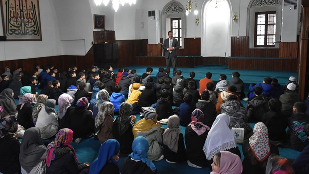 Bilecik'te öğrenciler camide buluştu