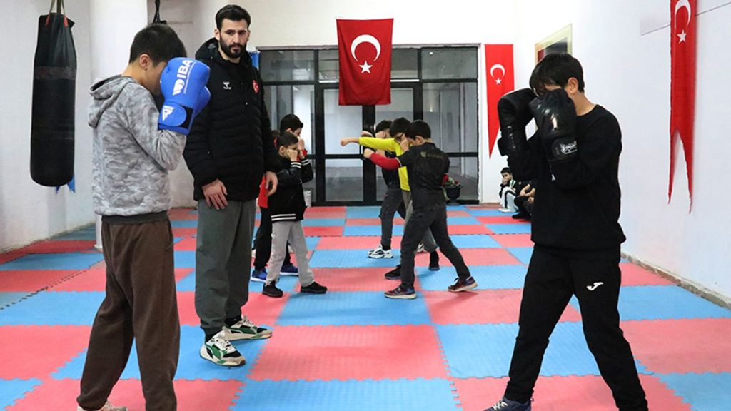 Camide sporla tanışıyorlar