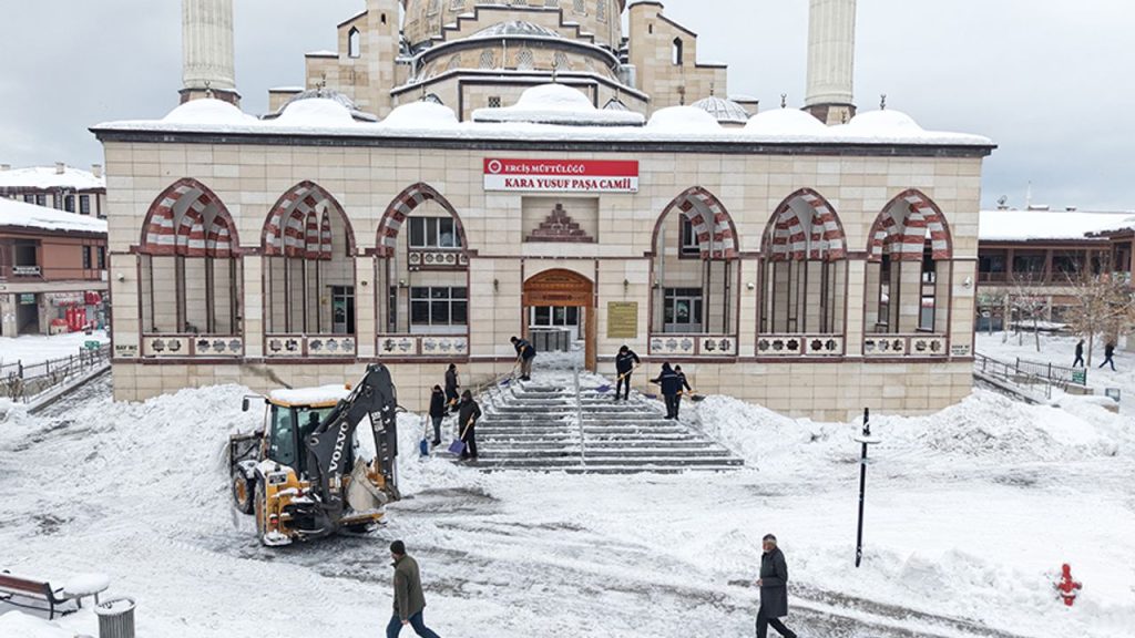 Camiler Miraç Gecesine hazırlanıyor