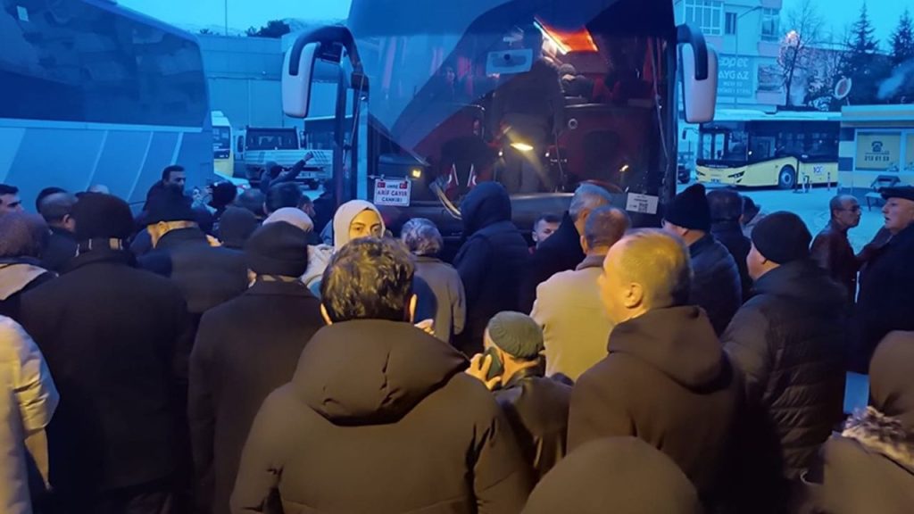 Umreciler Çankırı'dan dualarla yola çıktı