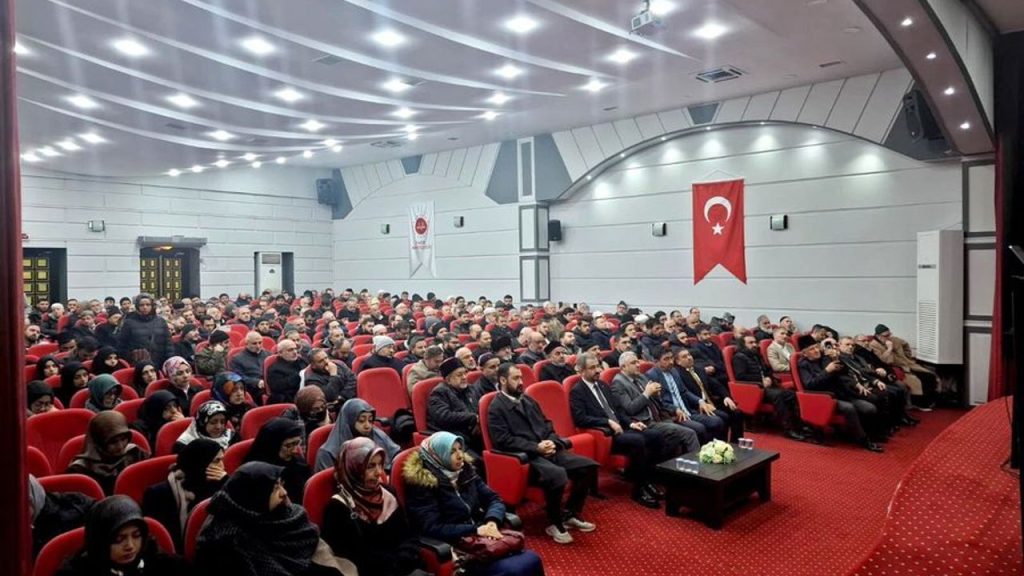 Müftü Tuncel Fatih’te din görevlileriyle buluştu