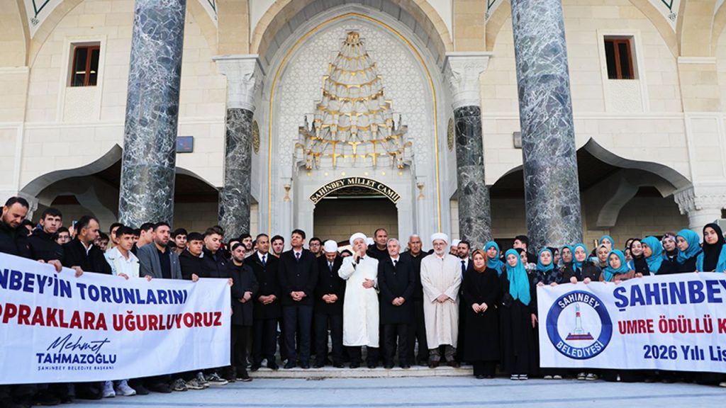 Gaziantep'te kitap okuma yarışmasını kazanan 1286 öğrenci umreye gönderildi